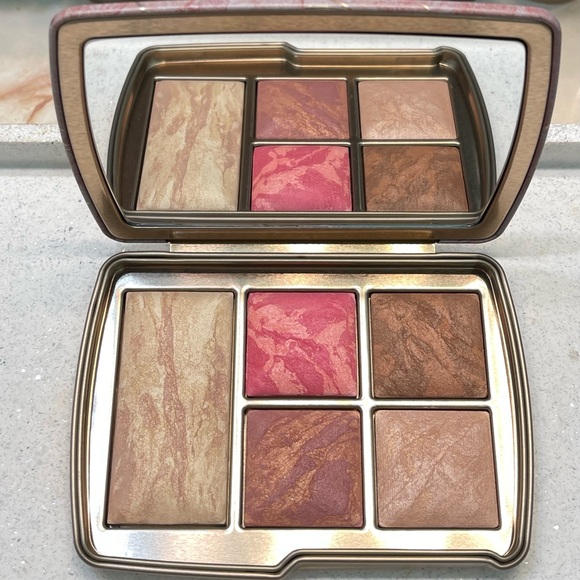 Hourglass ~ ‘UNIVERSE’ Ambient Lighting Edit Palette ~ FS, RARE, & HTF ~ NIB - Picture 3 of 16